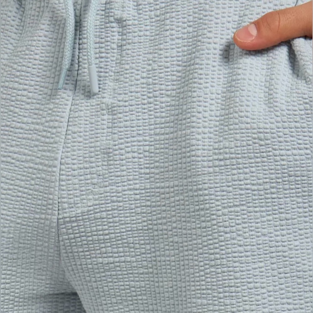 NWT $85 onia Pull on Seersucker Blue Short M - Picture 4 of 11